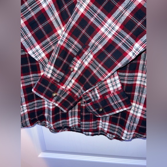 Roebuck & Co Men’s Plaid Flannel - Picture 5 of 7